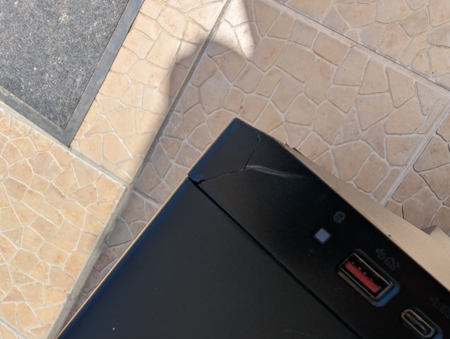 Caixa micro atx msi