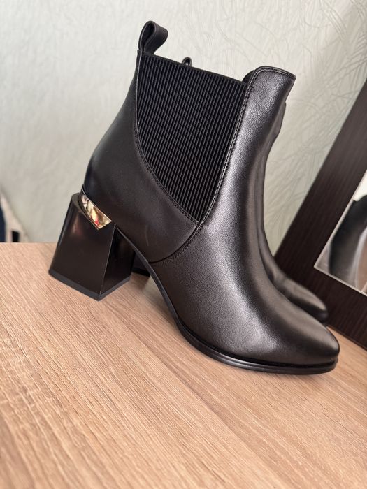 Ботинки kazar , полусапоги женские натуральная кожа