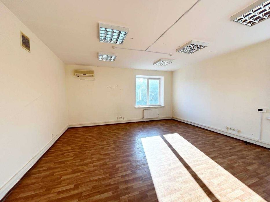 Сдам приміщення, офіс 64,5 м кв на вул. Стартова, біля Тополь 3.