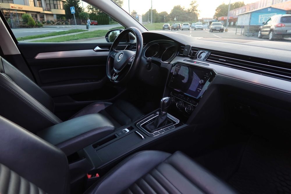 автомобіль passat b8 2017 р