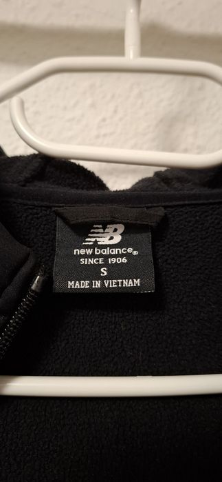 Kurtka New Balance z kapturem /S/czarna