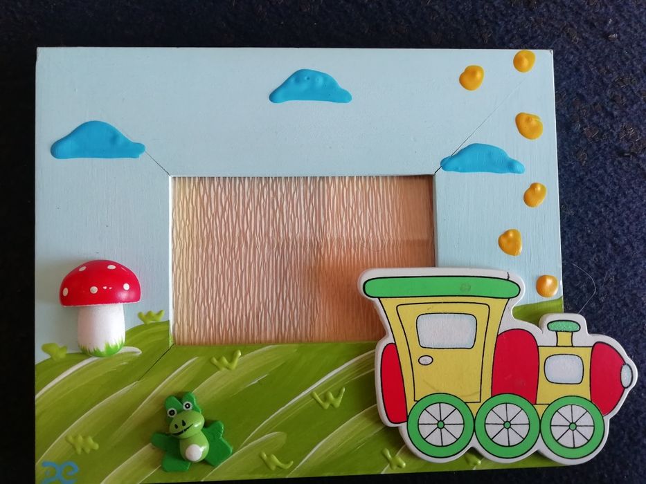 Moldura para quarto de criança - comboio