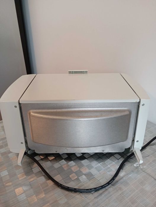 Sprzedam piekarnik elektryczny w dobrym stanie. Tel. 730.221,69.0