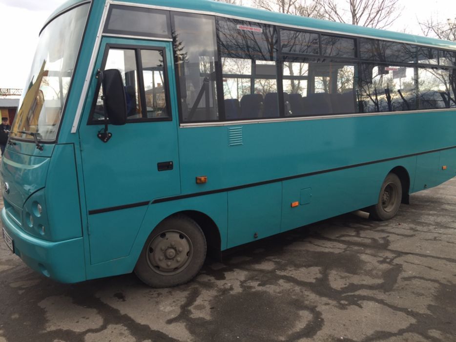 Пасажирські перевезення регулярні та нерегулярні, доставка персоналу