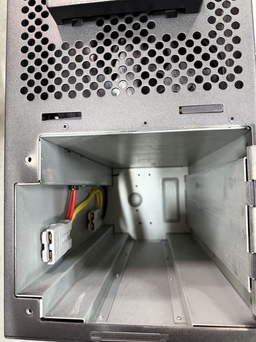 Джерело безперебійного живлення APC Smart UPS 2200XL