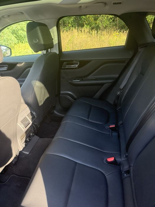 Jaguar F-Pace 2016