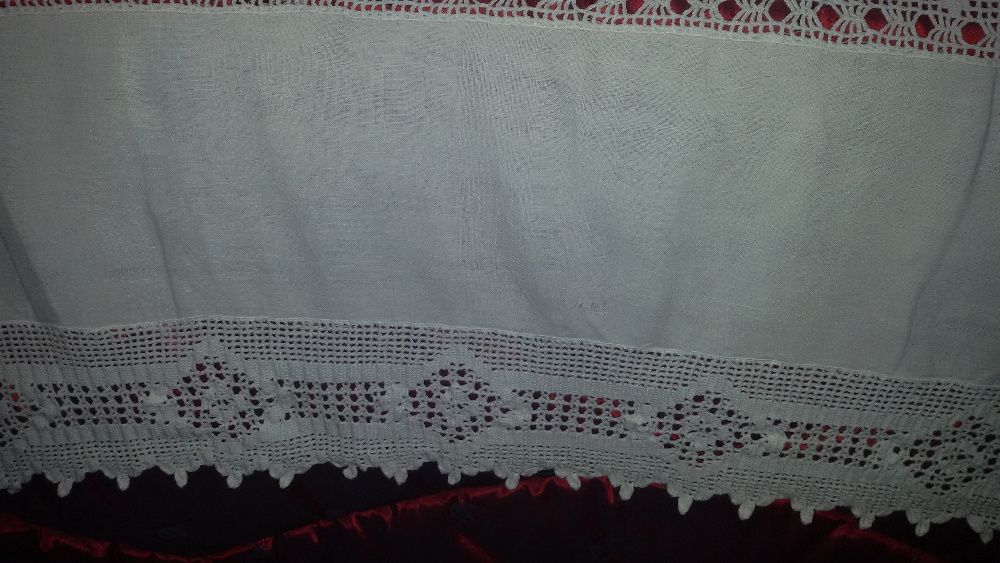 Colcha/Toalha de mesa em linho e renda croché