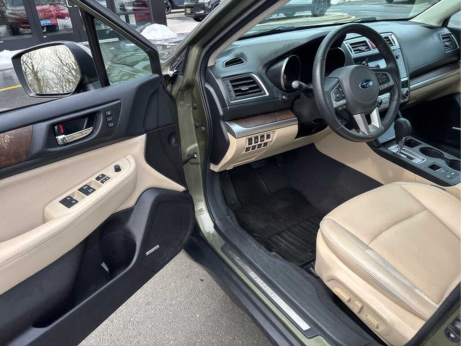 Subaru Outback Limited      2017