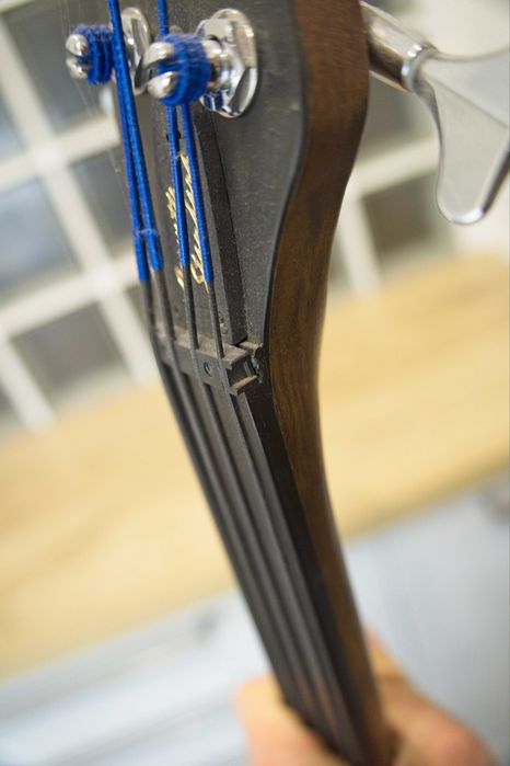 Warwick Corvette Standard 4 fretless gitara basowa