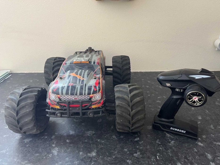 Carro Telecomandado JLB Cheetah 4x4 + 2 Baterias + Muitos Acessórios