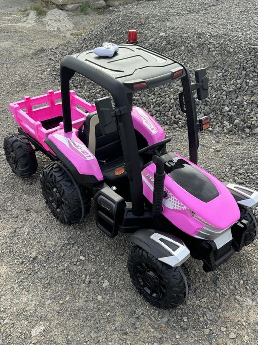 DUŻY TRAKTOR NA AKUMULATOR BLAST 4x4 Z KABINĄ PILOTEM PRZYCZEPKĄ
