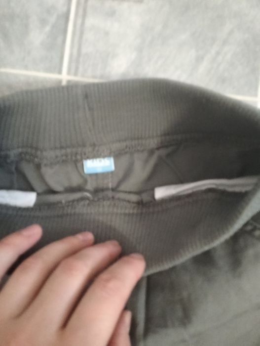 Подарую штани на хлопчика 128-140