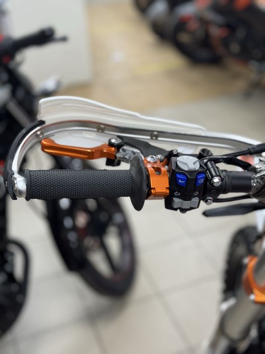 Мотоцикл Geon GNX K16 Геон 300 174fmm, Доставка до дому