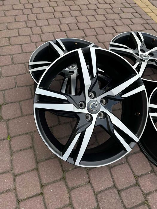 Oryginalne alufelgi Volvo 5x108 19 XC60 XC40 V90 V60 FV 23%