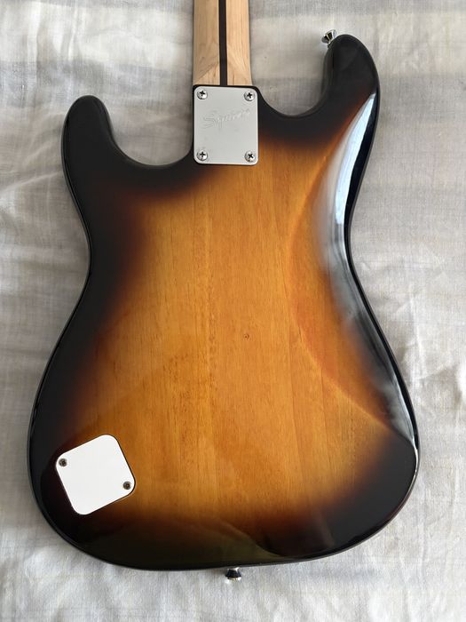 Guitarra elétrica Squier by Fender