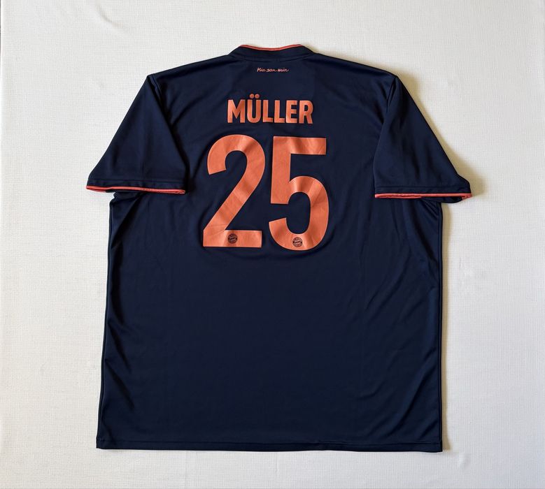 Koszulka Adidas Bayern Monachium sezon 2019/2020 third kit Thomas Muller #25