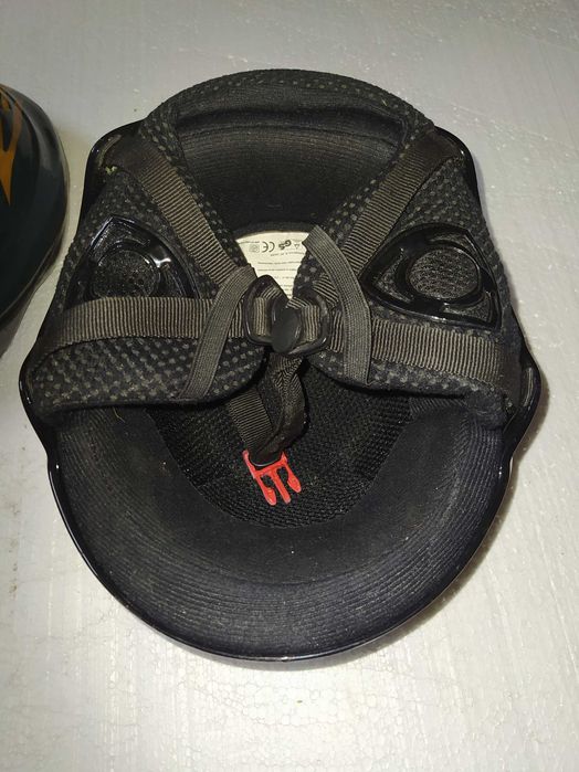 Шлем Burton  лыжный + вело в подарок.