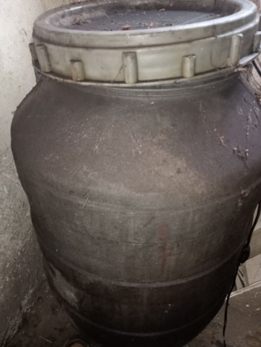 Sprzedam beczki po oleju napędowym