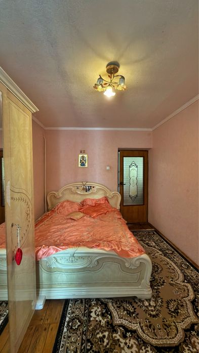4-х кімнатна, Жовтневе (Рай. лікарня) з меблями