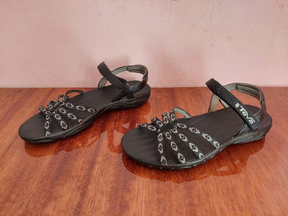 Сандали Teva оригінал

Розмір: ws 5 наш 36 розмір

Замір по с