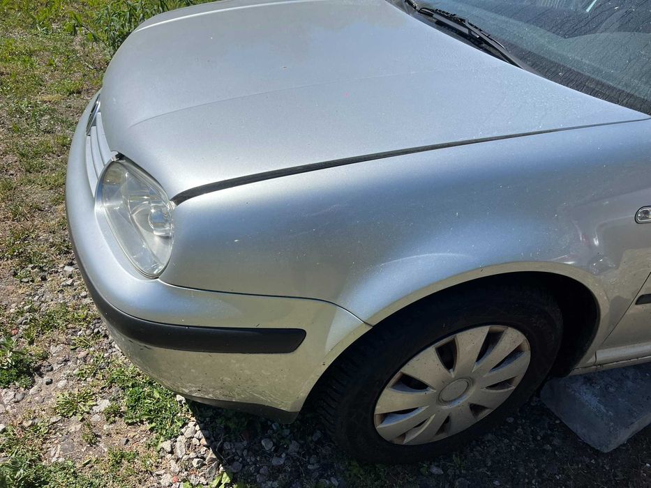 błotnik przód przedni lewy vw golf iv 4 bora 1j0 1997 - 2006 srebrny la7w