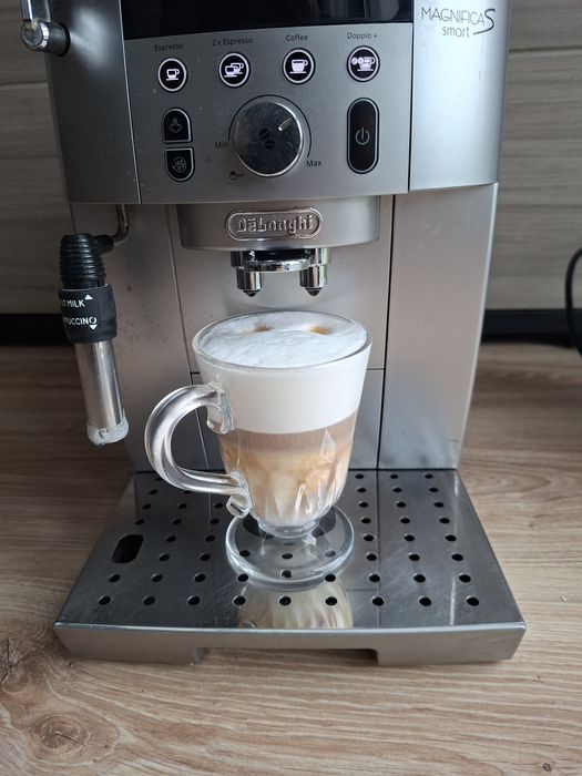 Ekspres Delonghi   Cappuccino,  doppio,   Espresso