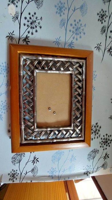 Moldura clássica com suporte partido