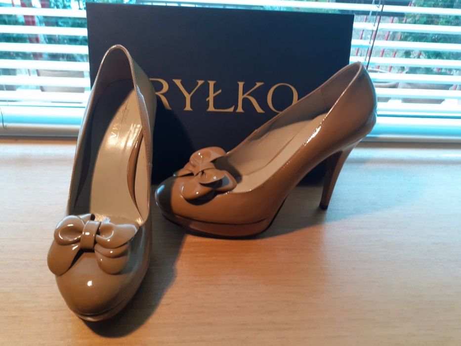 Piękne szpilki na koturnie Ryłko Estima - rozmiar 38