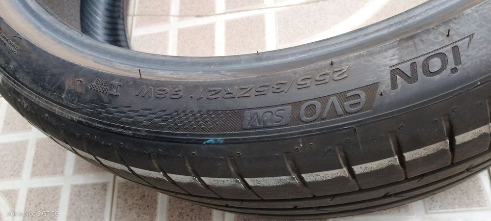 Pneus 255/35/21 Hankook semi novos