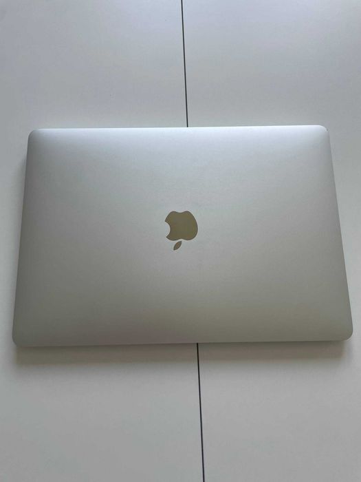 MacBook Air 2020 M1 256 GB - na części - Activation Lock