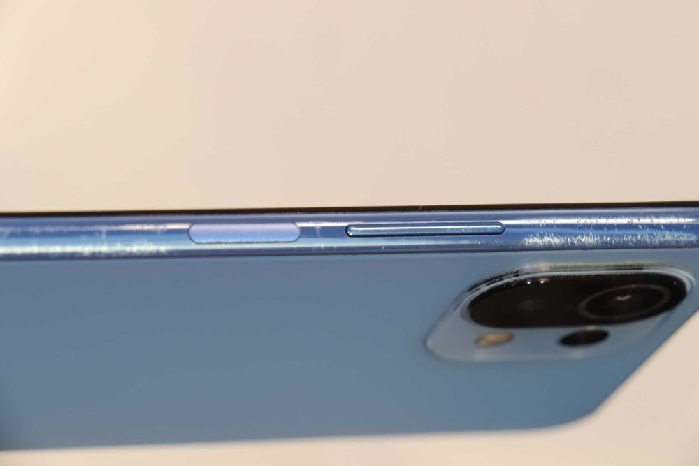 Xiaomi Mi 11 Lite 64 ГБ Bubblegum Blue, дуже гарний стан!