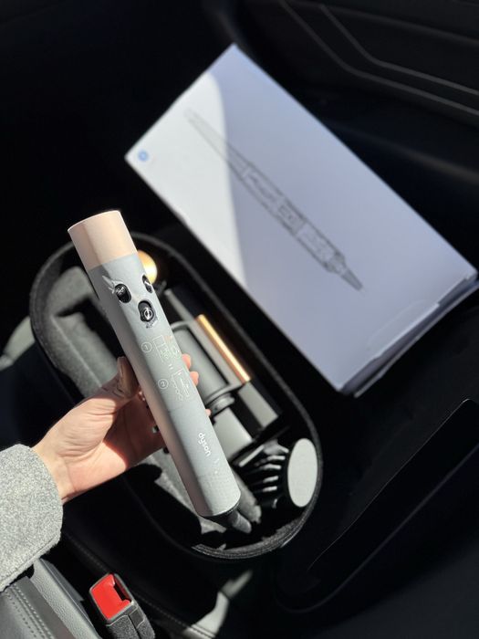 Оригінальні стайлери Dyson