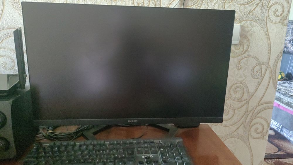 Продам компьютер з колонками и сабуфером.