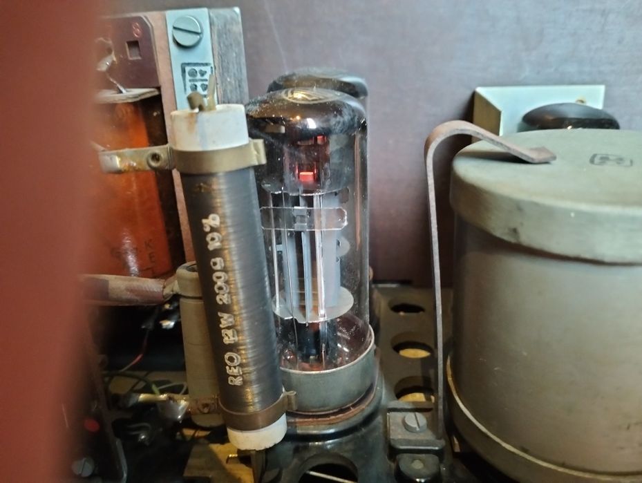 Amplificador de coleção a válvulas Lorenz LVAB 15A