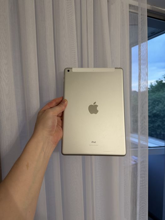 Продам iPad 9 (9-го покоління) 64GB LTE + Wi-Fi MDM