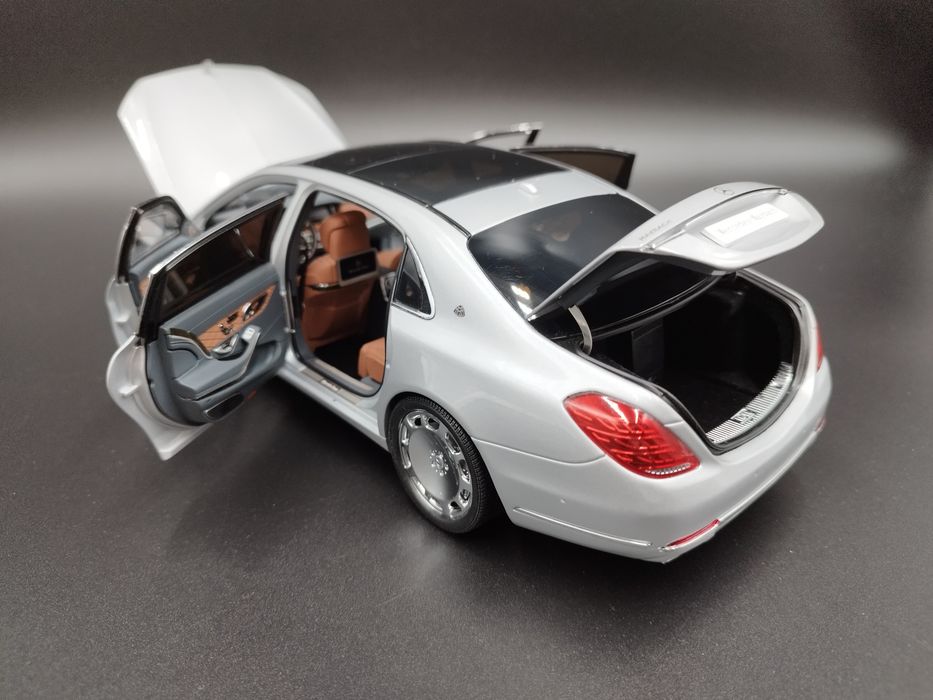 1:18 Almost Real 2016 Mercedes-Maybach S-Class S600 V12 model