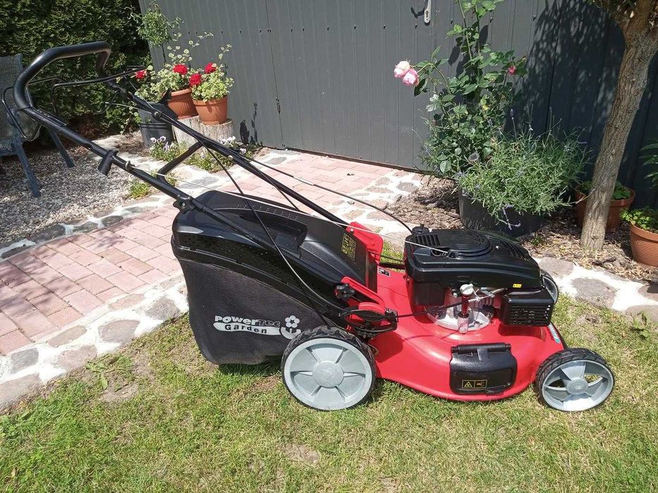 Kosiarka spalinowa z napędem PowerTec Garden 2.5KW