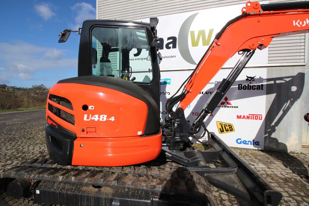 Kubota Mini giratória  rastos 5 toneladas como nova