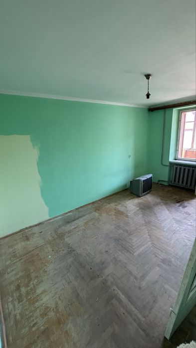 Продам двохкімнатну квартиру (можливий торг)