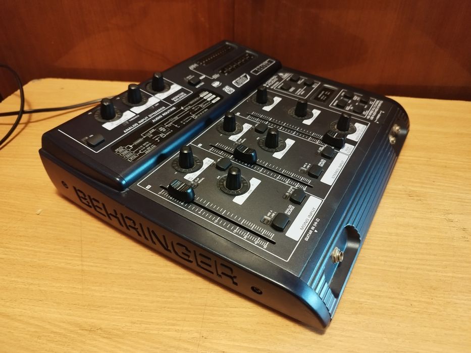 Behringer BCA2000 MIDI Interface