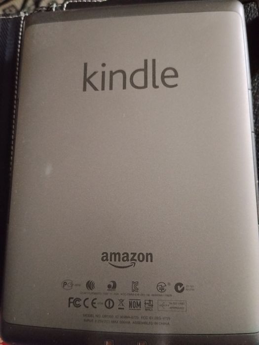 Sprzedam Amazon Kindle 4