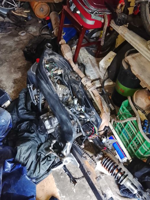 Motor 125 marca riya com instalação elétrica a fucionar