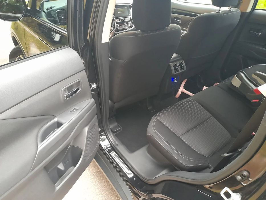 Mitsubishi Outlander Mitsubishi Outlander Instyle Plus 4WD stan idealny