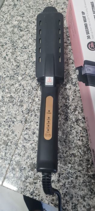 Alisador de cabelo grande e pequeno