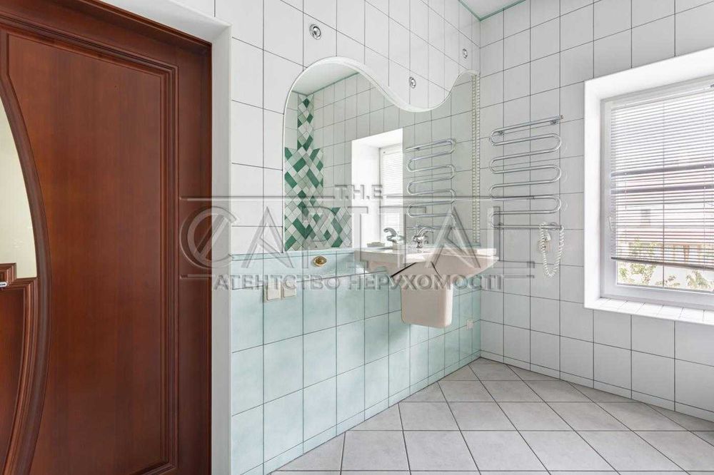 Будинок 2 поверхи/460м2/16 соток в Петропавлівській Борщагівці