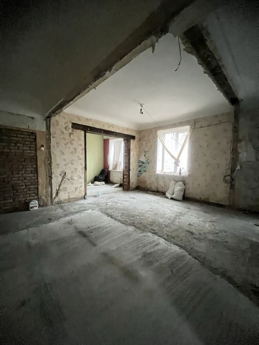 Продам 3 кім Сталінку під бізнес