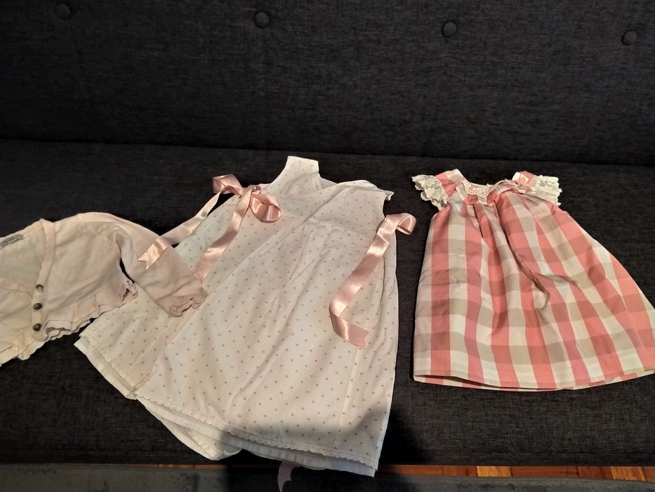 Lote 14 - de 2 vestidos de cerimónia ou batizado menina 9 meses