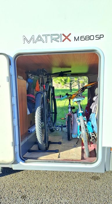 Vendo Autocaravana   ADRIA   MATRIX 680 SP    5 LUGARES  -  5 DORMIDAS