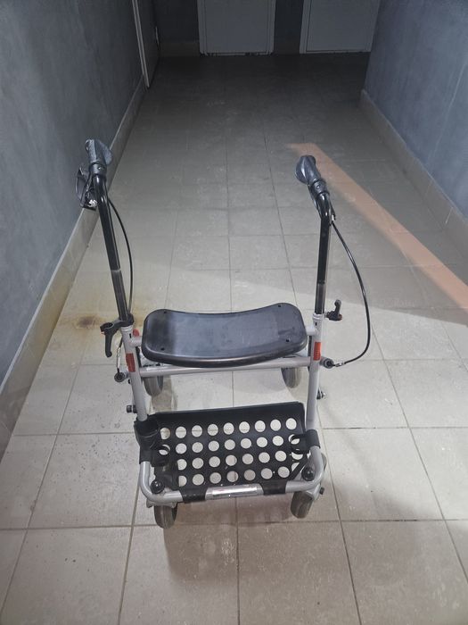 Ходунки для дорослих