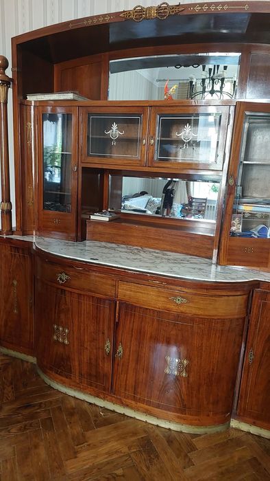 Продам автентичний сервант